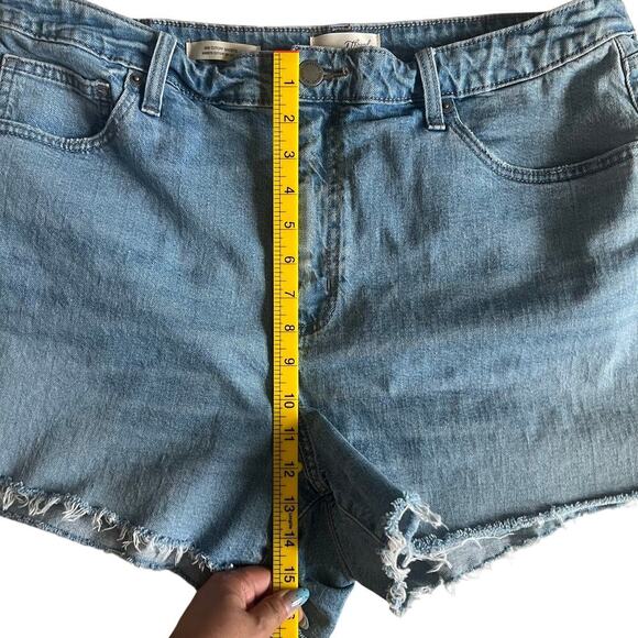 Universal Thread Womens 90s Cutoff Shorts Light Wash Size 17R Summer Beach - Picture 6 of 7